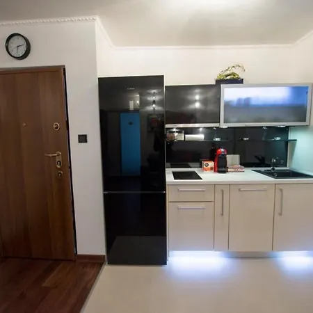 Impeccable 1-bed In Center Of Apartment Split